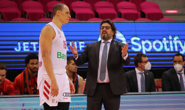 强抢网前 强抢网前